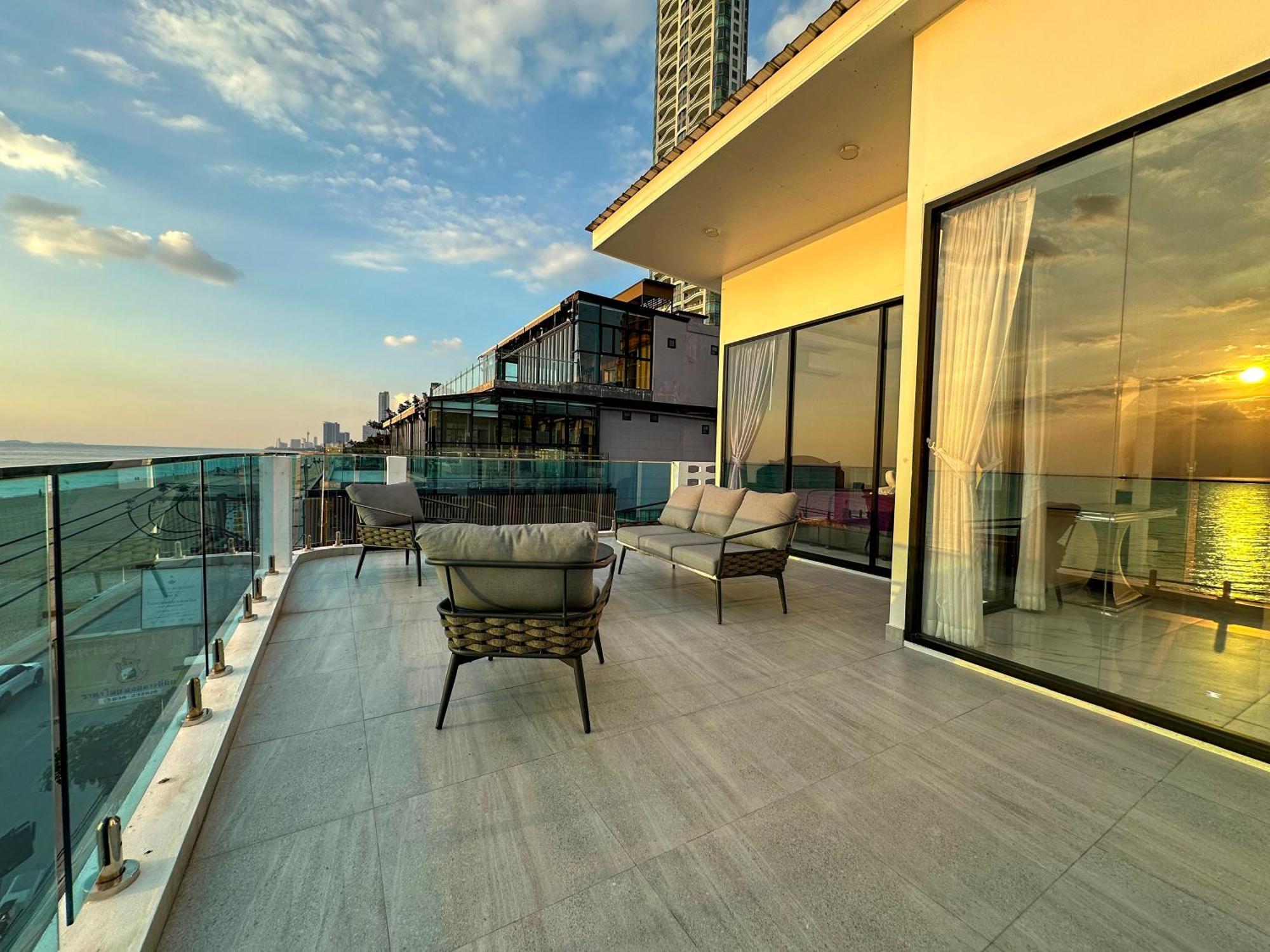 Stunning Beachfront View Luxurious Apartment 40 Jomtien Beach Eksteriør billede