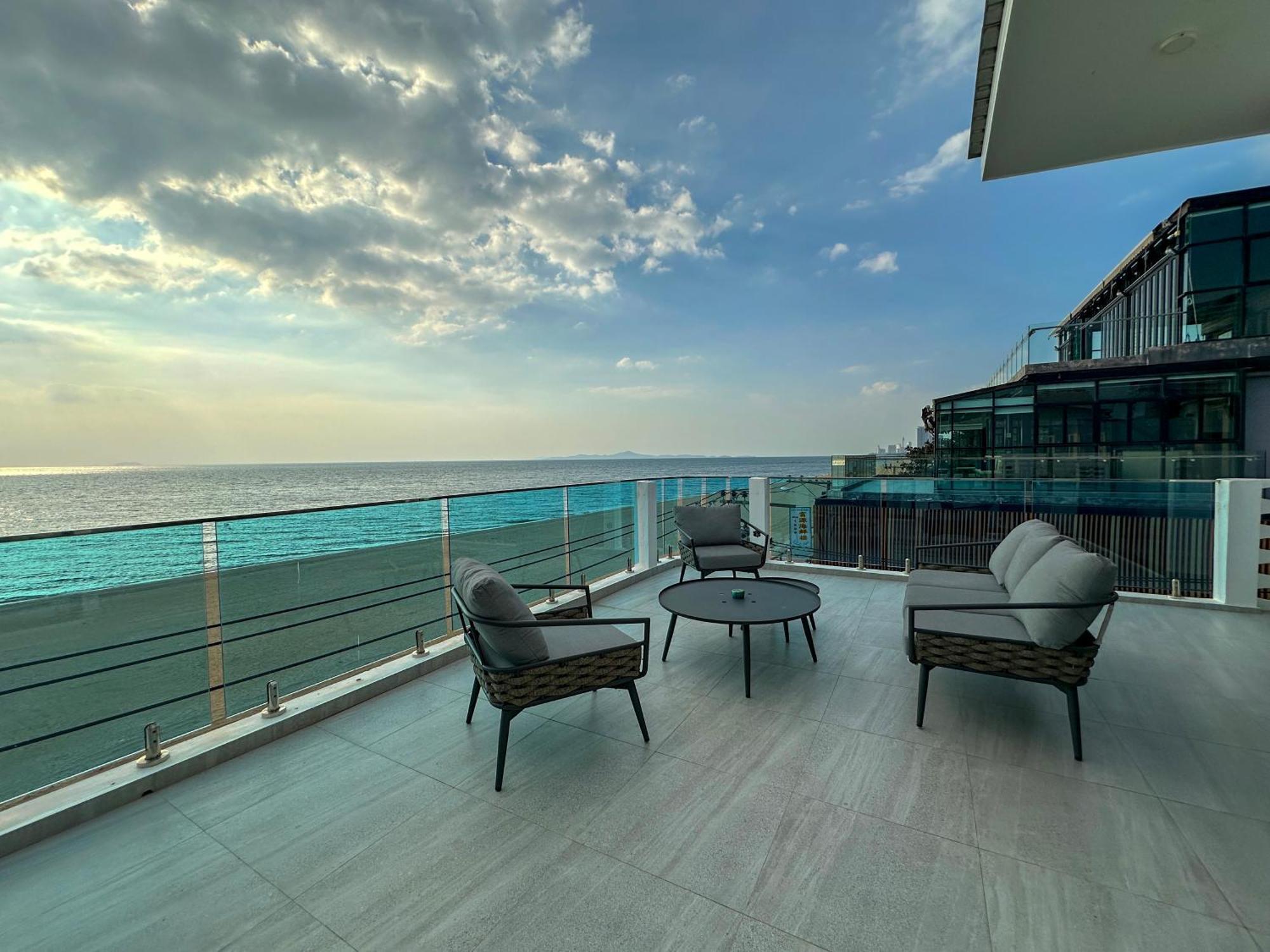 Stunning Beachfront View Luxurious Apartment 40 Jomtien Beach Eksteriør billede