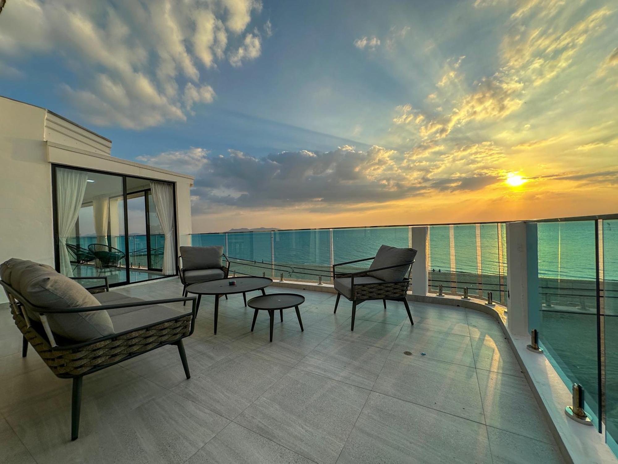 Stunning Beachfront View Luxurious Apartment 40 Jomtien Beach Eksteriør billede